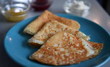 Блины на воде: пошаговые рецепты тонких блинчиков и пышных на дрожжах