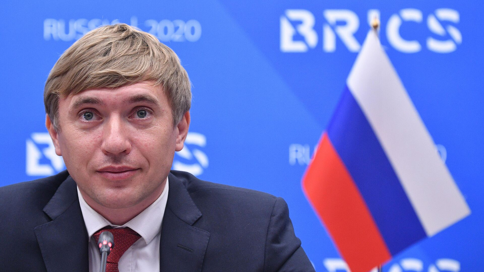 Глава Росмолодежи прокомментировал новые санкции Британии