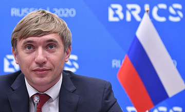 Глава Росмолодежи прокомментировал новые санкции Британии