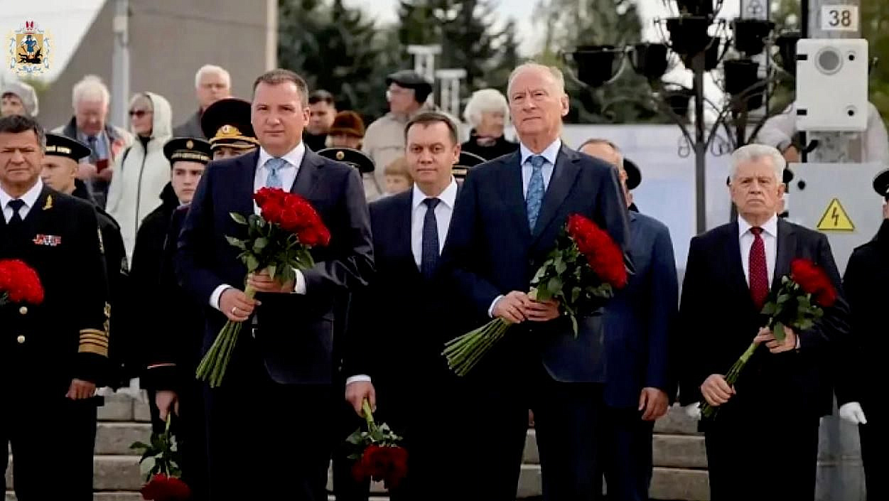Цыбульский и Патрушев почтили память Северных конвоев в Архангельске
