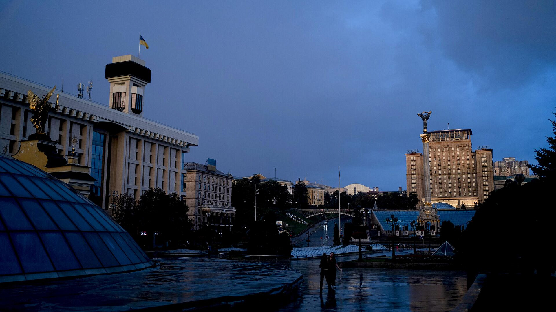 В квартире близкого к Зеленскому бизнесмена нашли прослушку, пишут СМИ