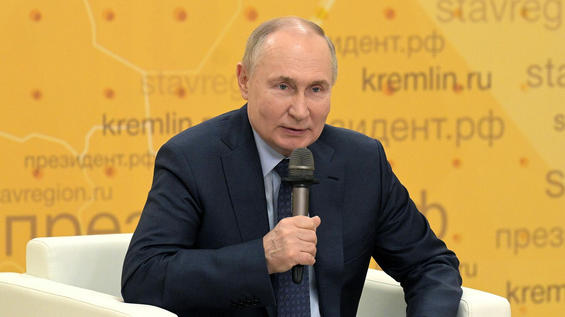 Путин подчеркнул роль народа в судьбе страны