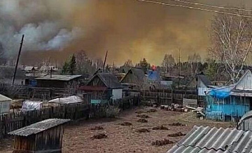 В Братском районе Иркутской области горят почти 80 дачных домов