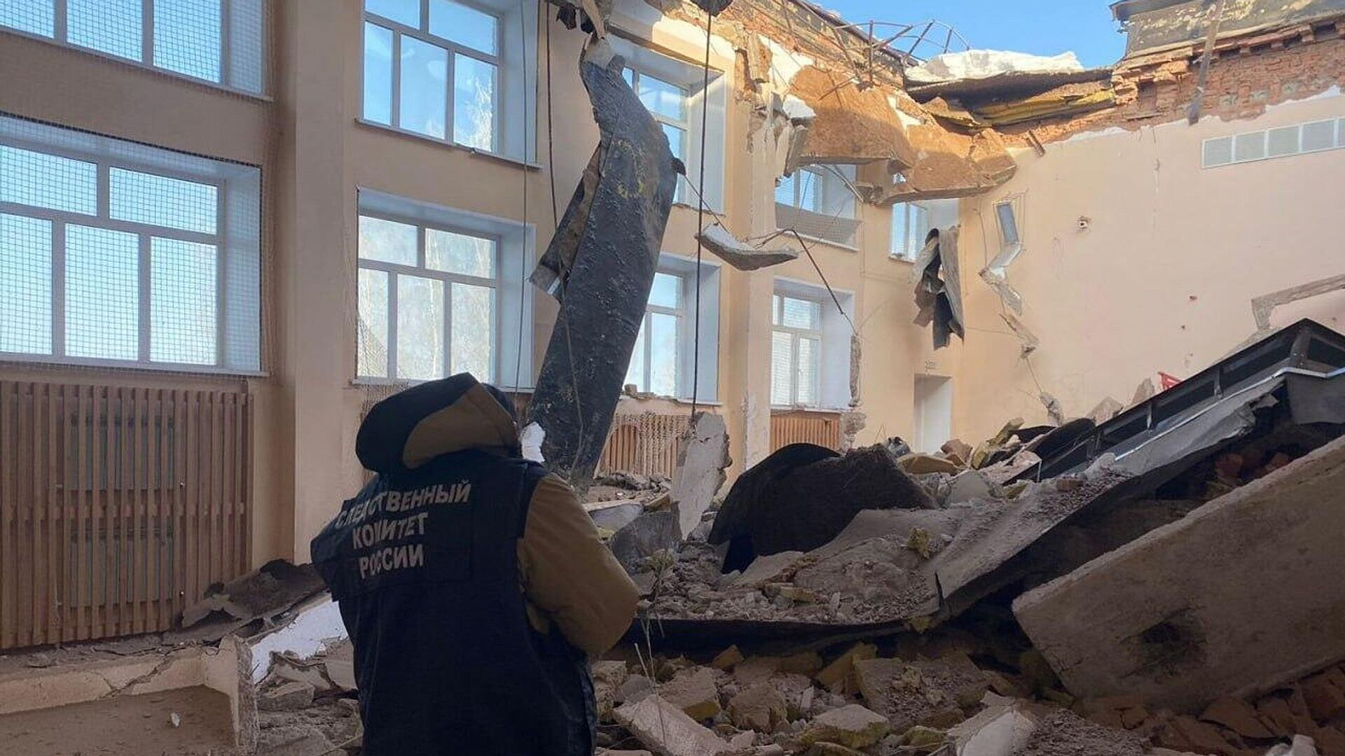 В Оренбургской области частично обрушилась крыша школы