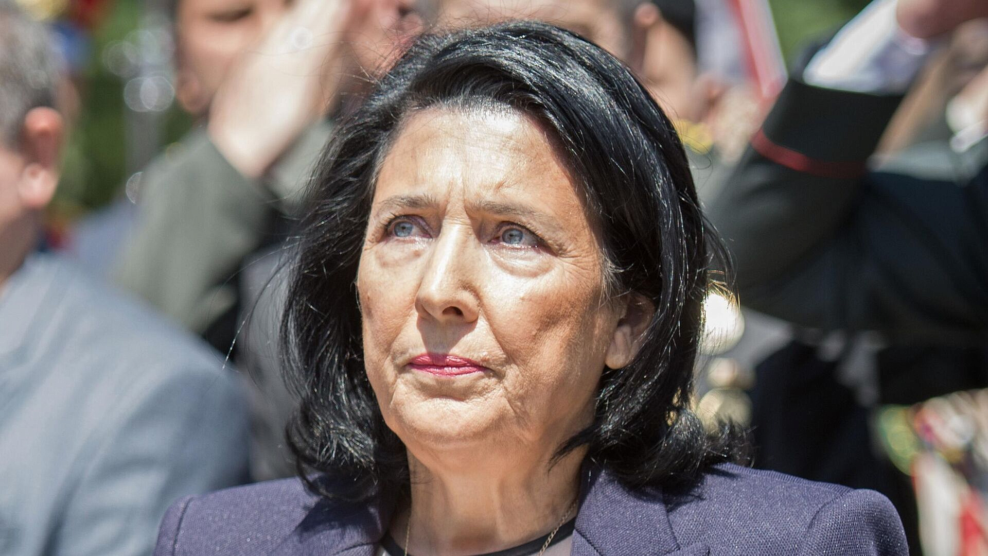 Зурабишвили призвала провести в Грузии новые выборы