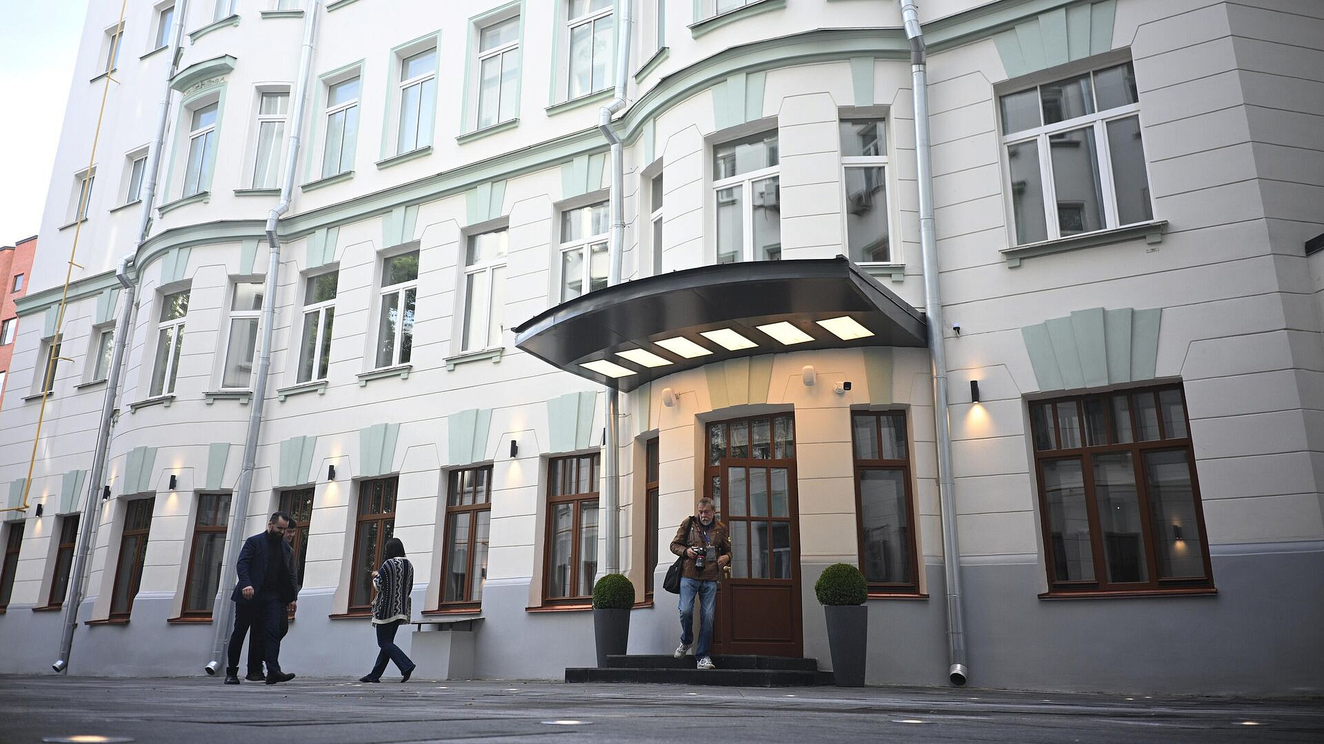 Путина пригласили в театр Олега Табакова