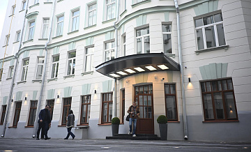 Путина пригласили в театр Олега Табакова