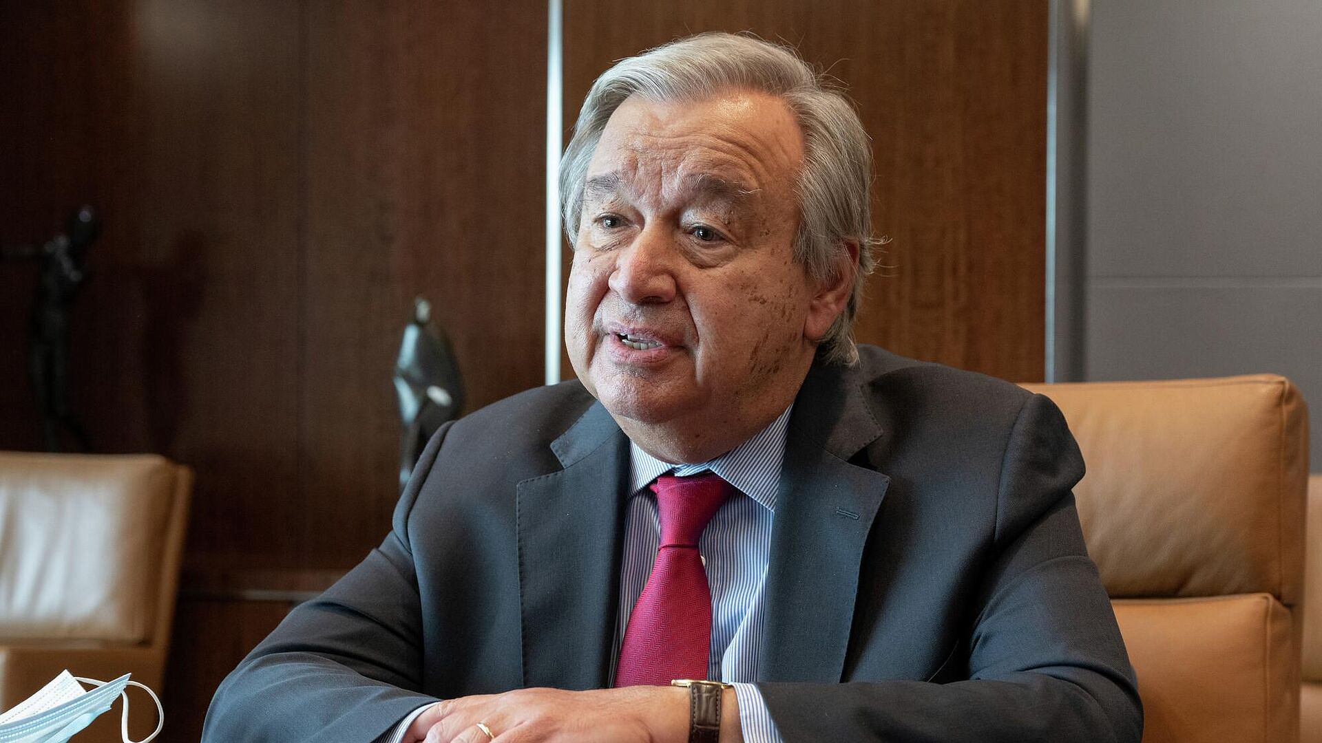 Эксперт назвал причину различия позиций генсека ООН по Крыму и Гренландии