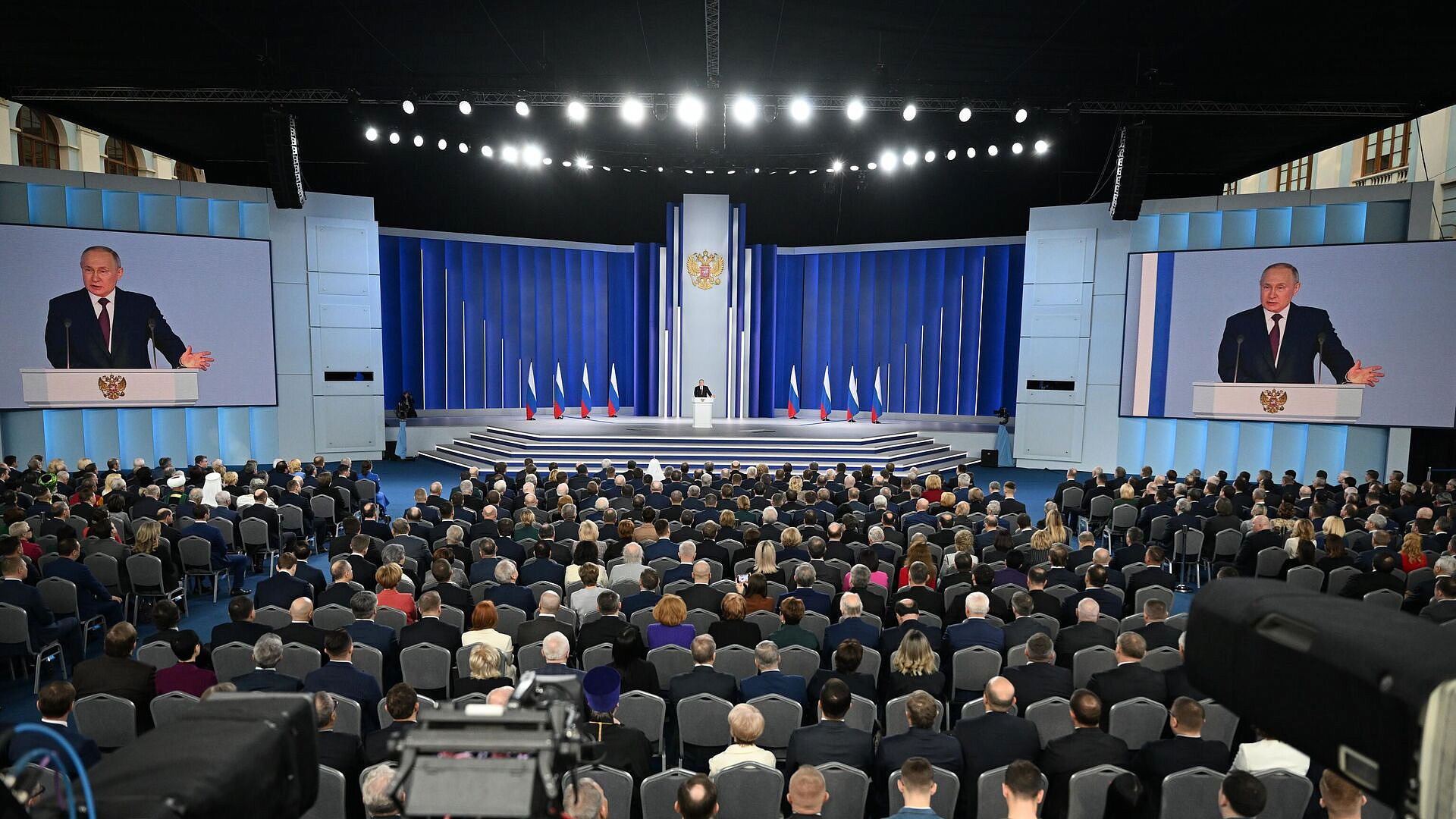 Митинга-концерта послания Путина Федеральному собранию не будет