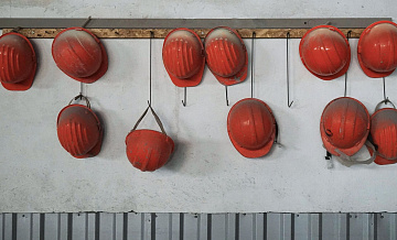 В Кузбассе из разреза подняли пострадавшего при обрушении породы