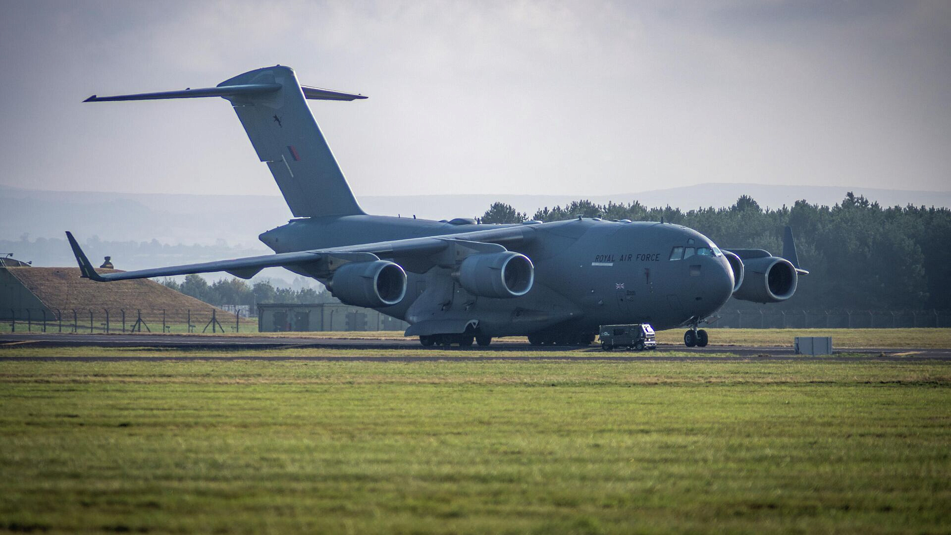 Американский самолет мог сбросить груз над ОАЭ перед наземной операцией