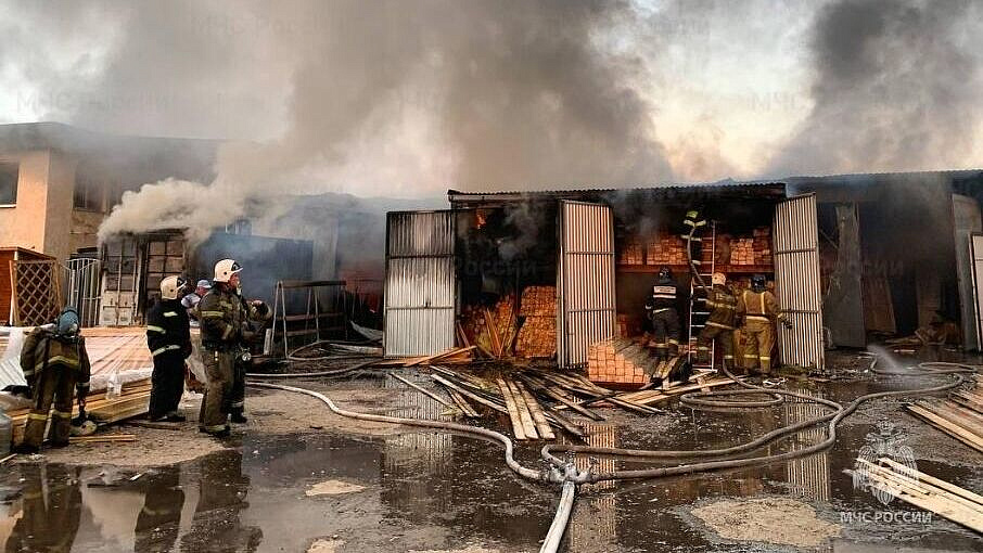 Под Краснодаром потушили пожар в частном доме