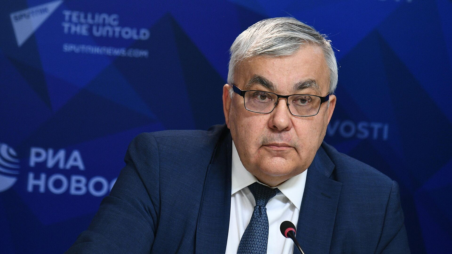 Путин продлил срок госслужбы замглавы МИД Вершинину