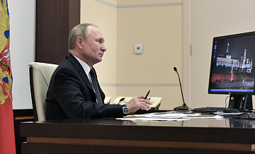 Песков рассказал, зачем Путин приехал в Кремль в воскресенье вечером