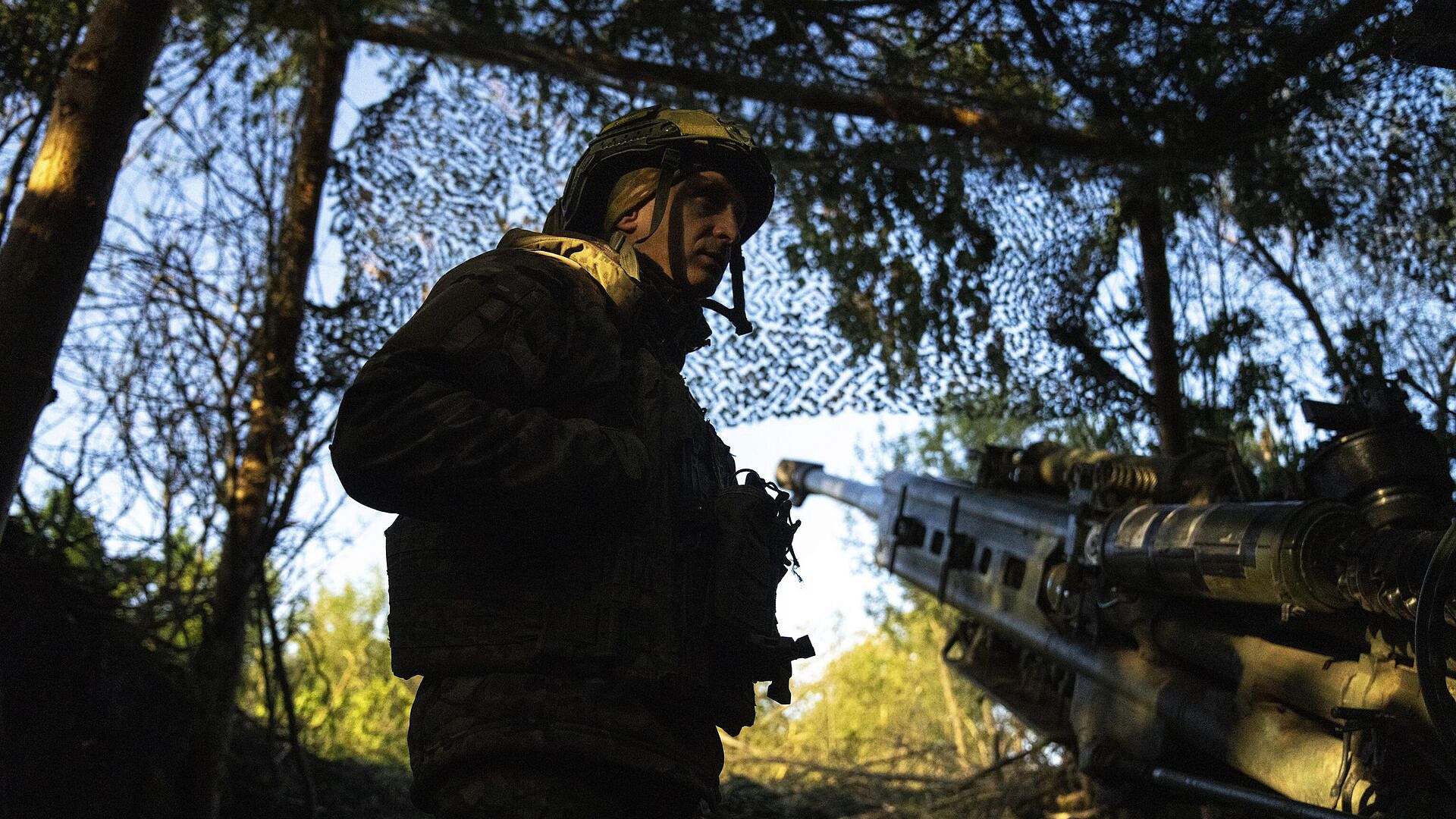 ВСУ при отступлении чуть не взорвали дамбу под Харьковом, сообщил военный