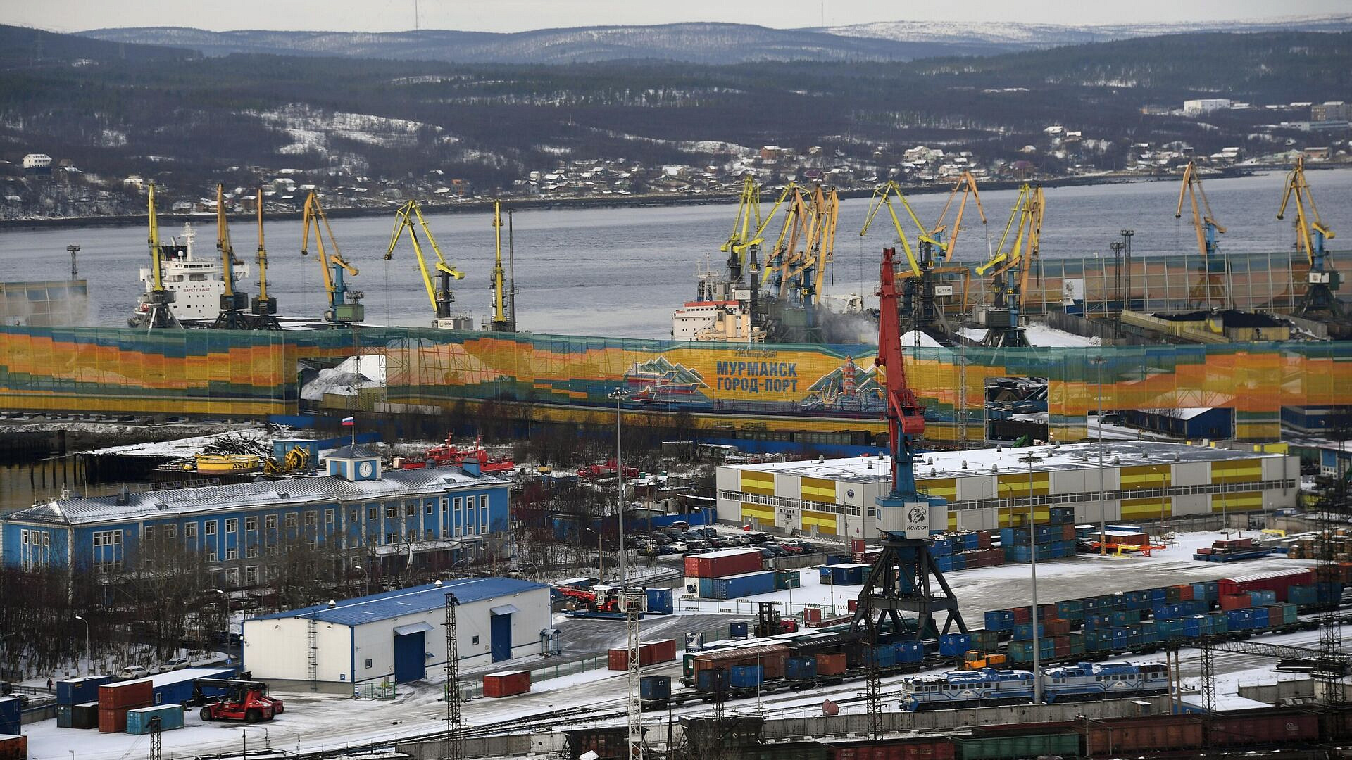 В Мурманском порту и балкерном терминале восстановили электроснабжение