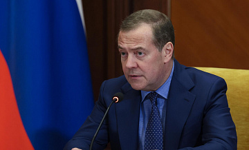 Зеленский будет прятаться из-за попытки срыва переговоров, заявил Медведев
