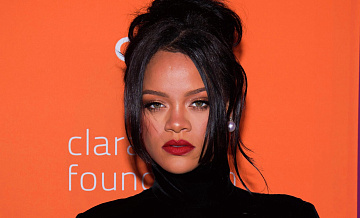 СМИ: неизвестная обстреляла дом певицы Рианны в Беверли-Хиллз