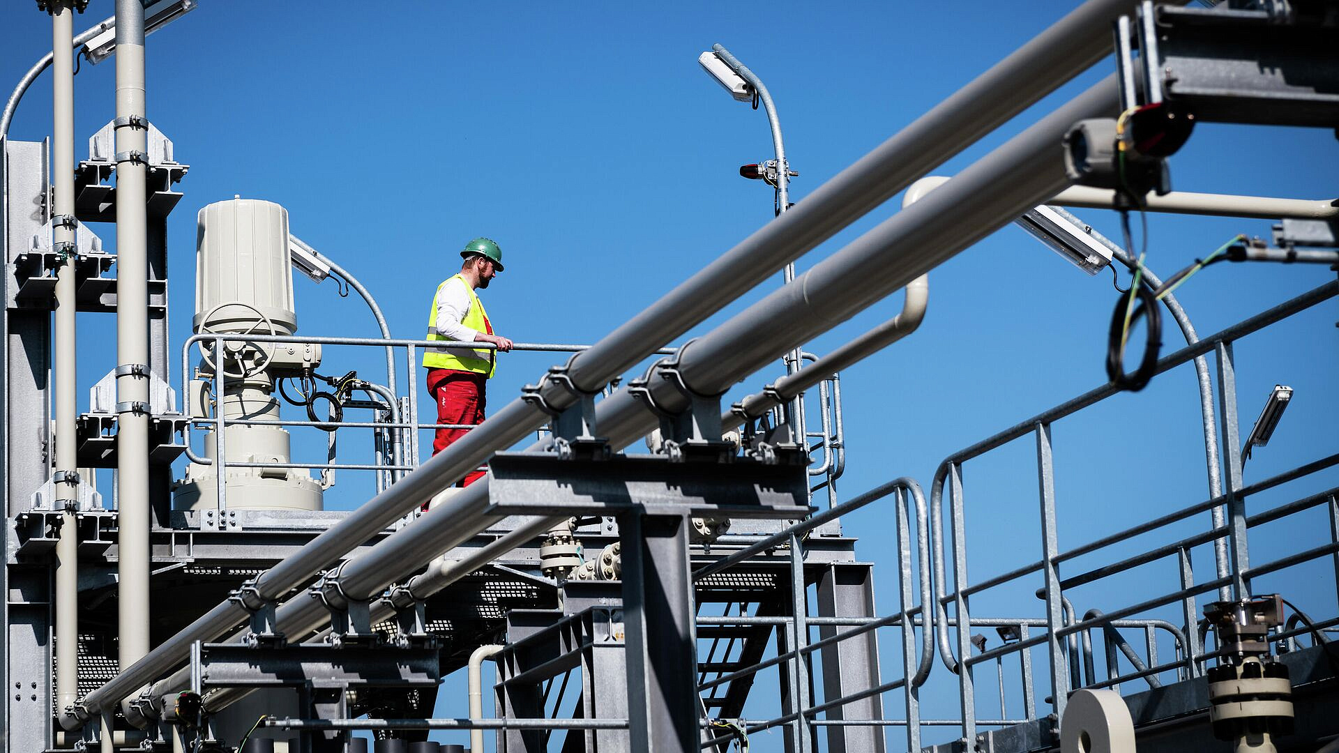 Nord Stream 2 AG требует через суд отменить запрет на российский газ