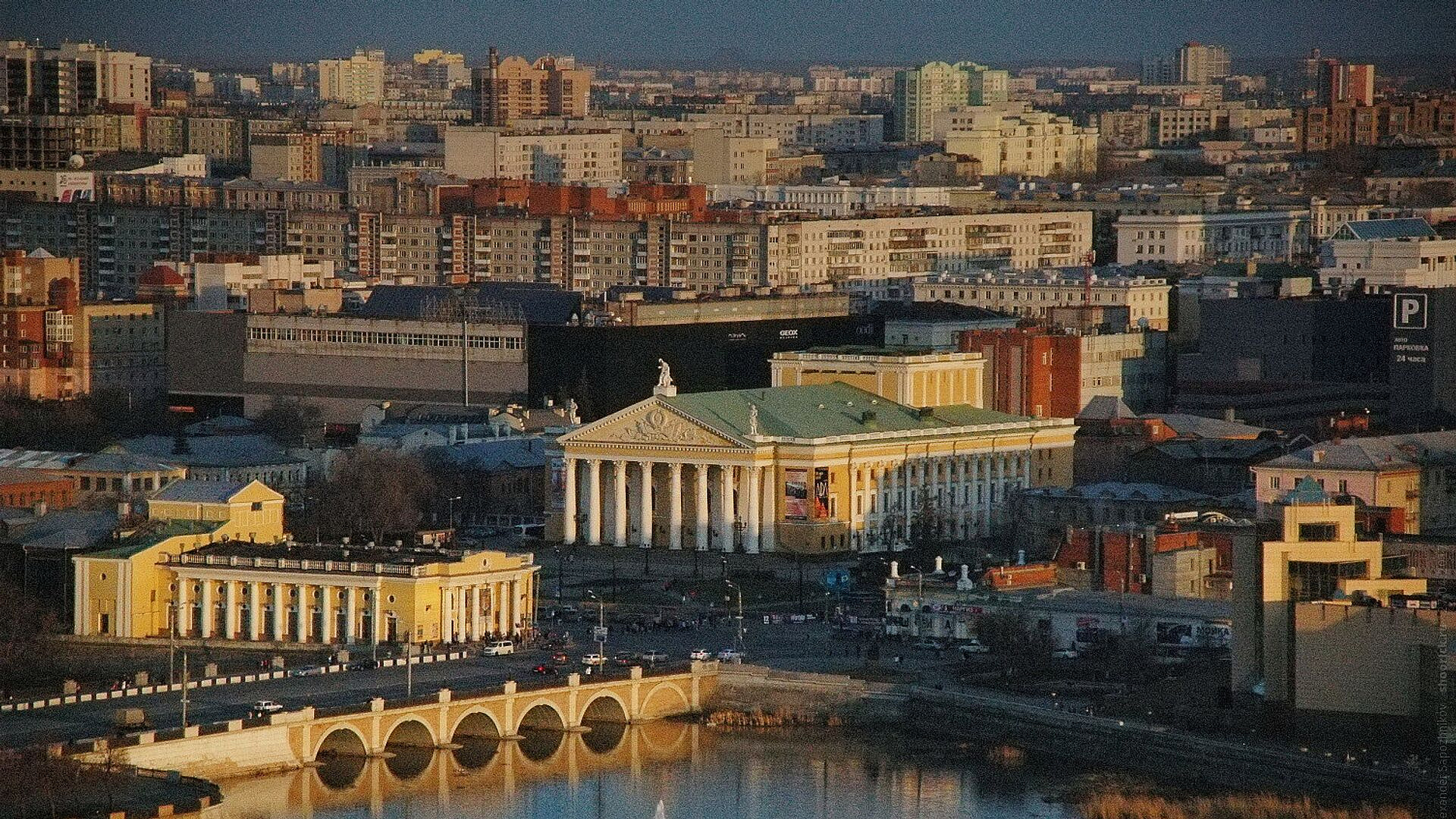 Источник: владельца ЧЭМК отвезли на допрос по делу о мошенничестве