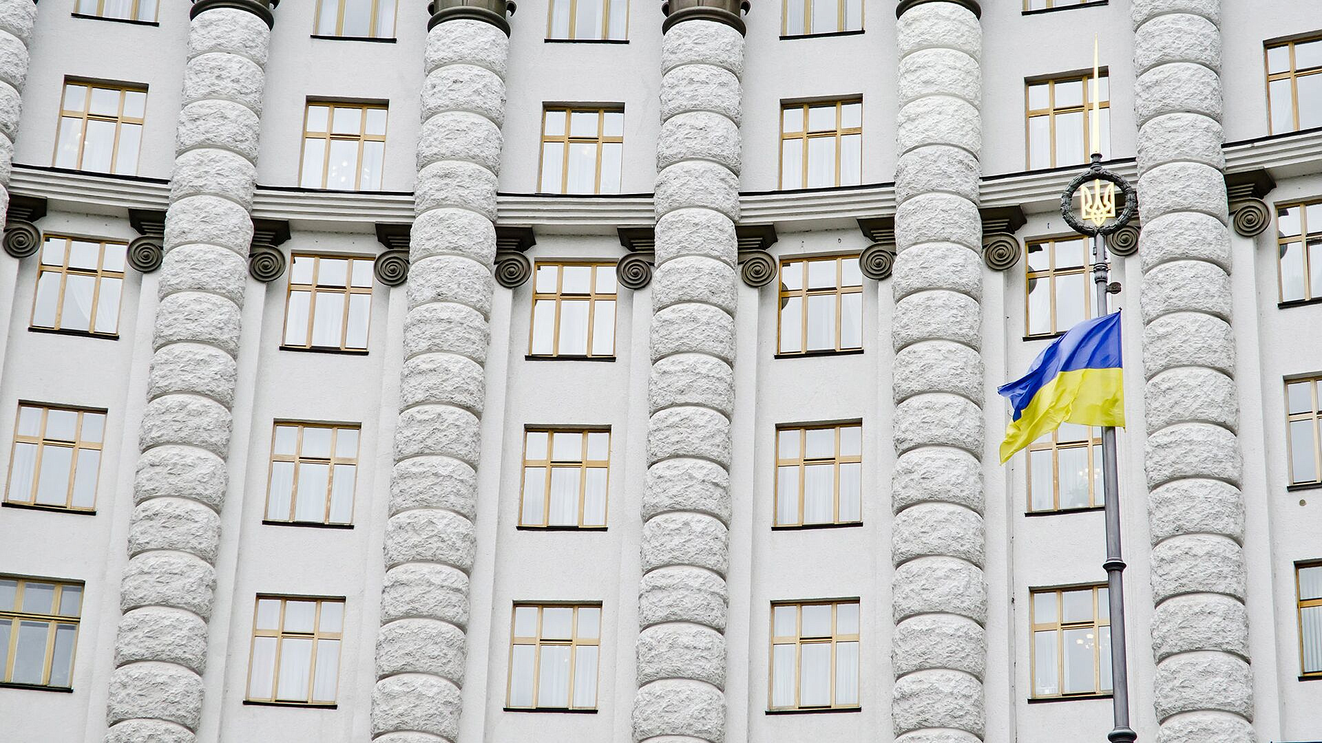 Депутат Рады обвинил Украину в самоутилизации