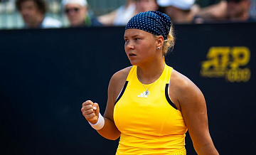 Шнайдер не смогла выйти в третий круг турнира в Дубае