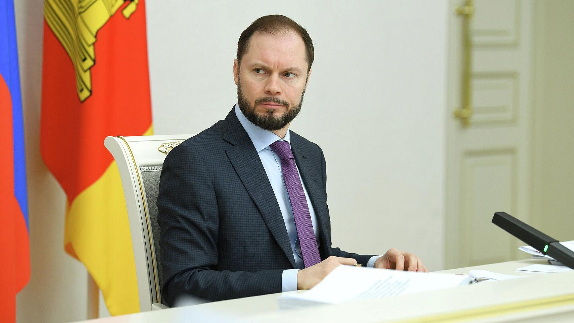 Королев вручил молодым семьям Тверской области жилищные сертификаты