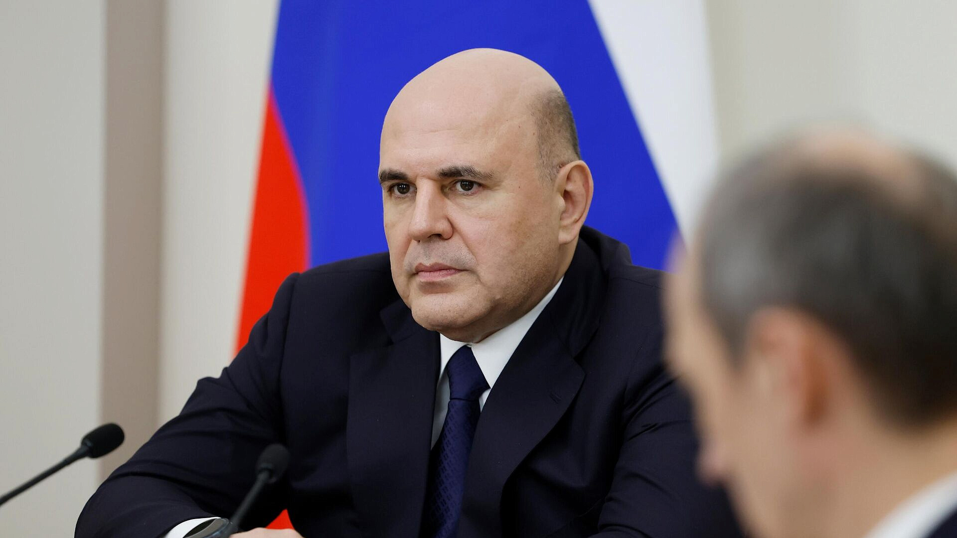 Мишустин поздравил с россиян с Днем защитника Отечества