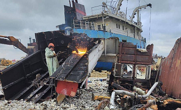 Савельев рассказал о работе по демонтажу кормовой части "Волгонефти-239"