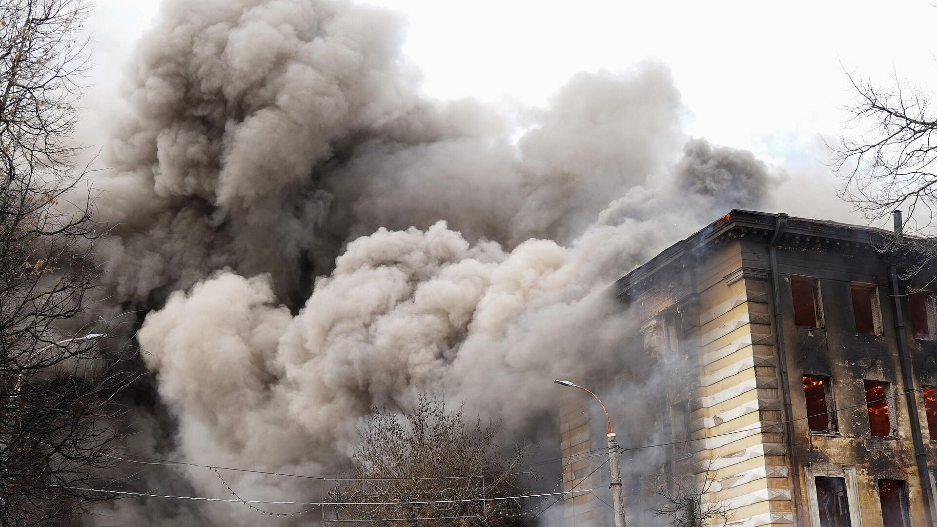 Родственники погибших при пожаре в тверском НИИ взыскивают моральный вред