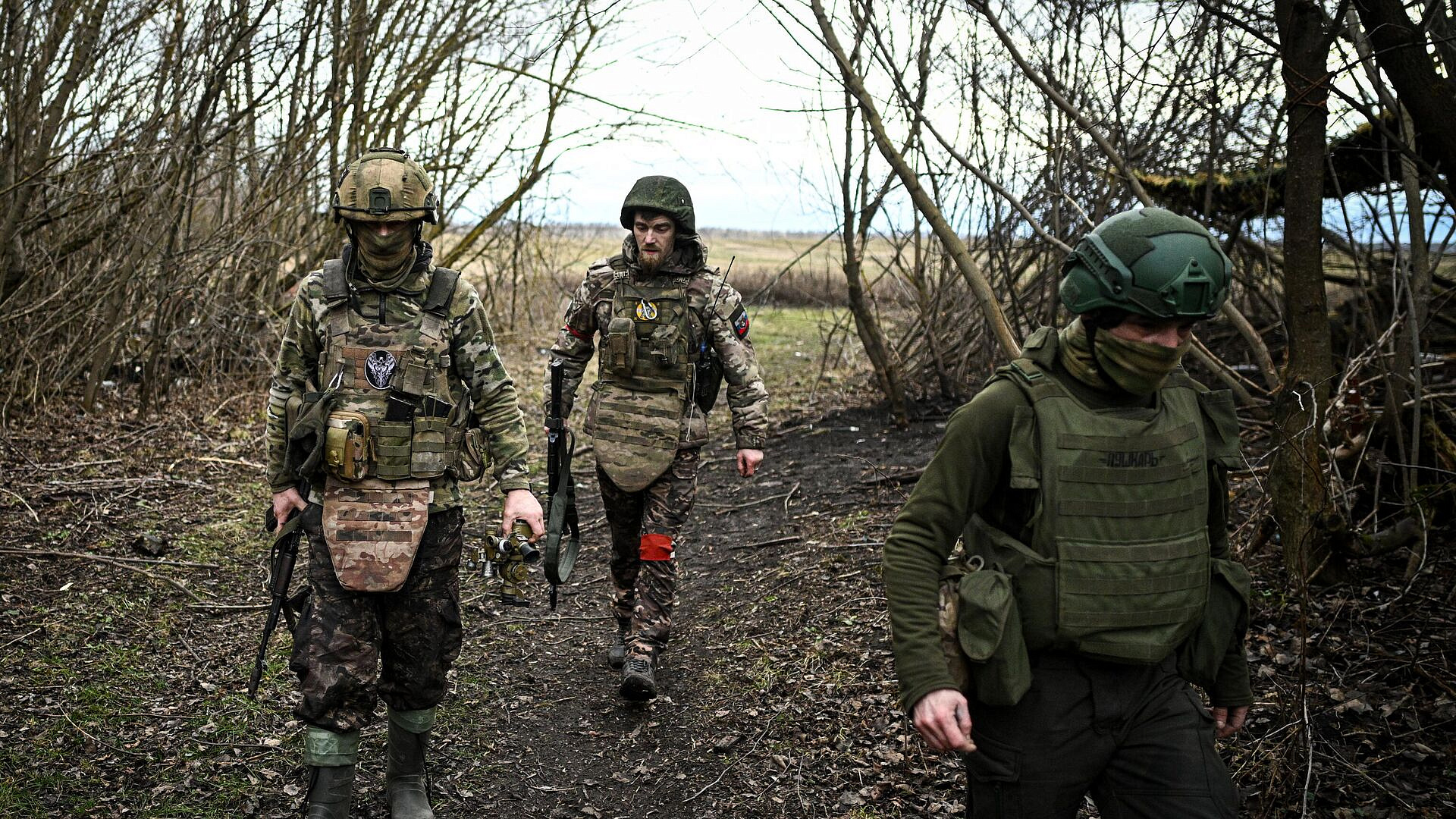 Десантники ВСУ сдались в плен после артудара ВС России в Курской области