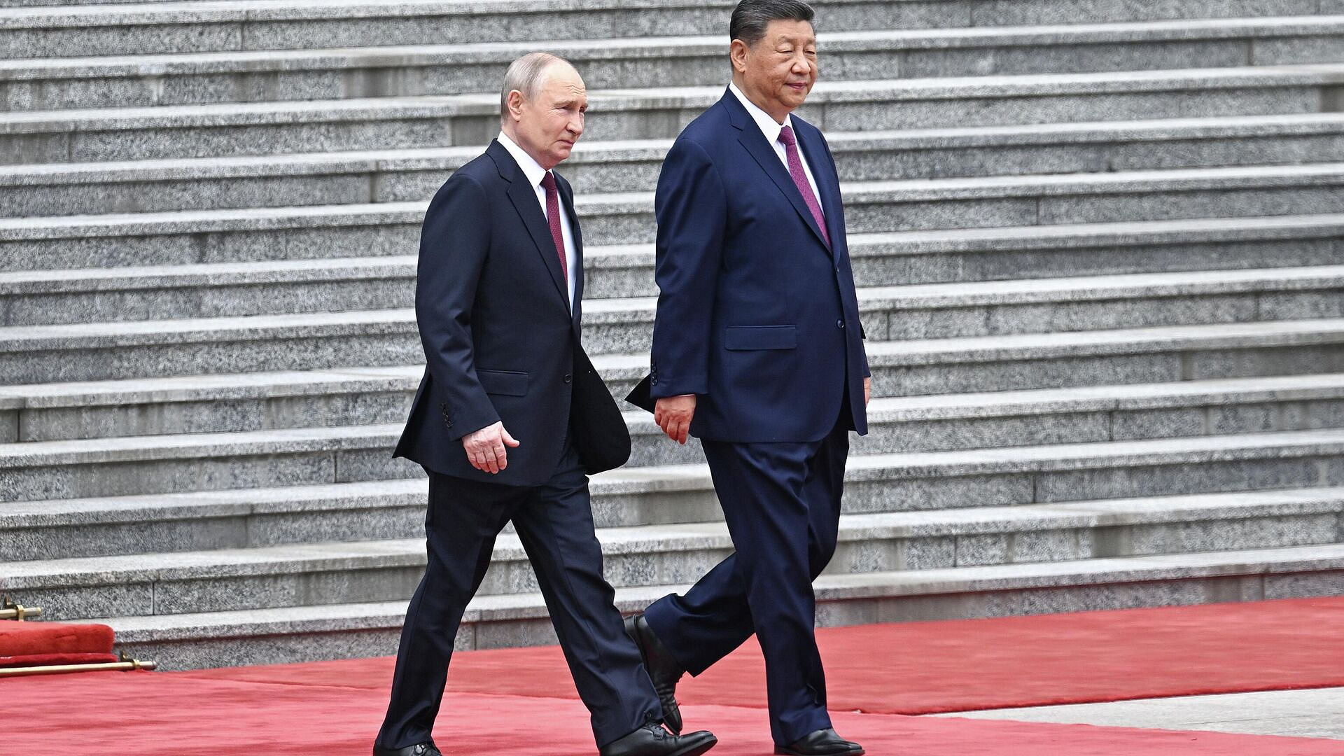 Путин назвал Си Цзиньпина дорогим другом