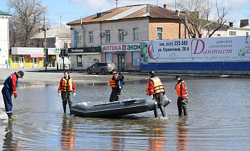 В Кремле заявили о мобилизации всех служб по борьбе с паводками
