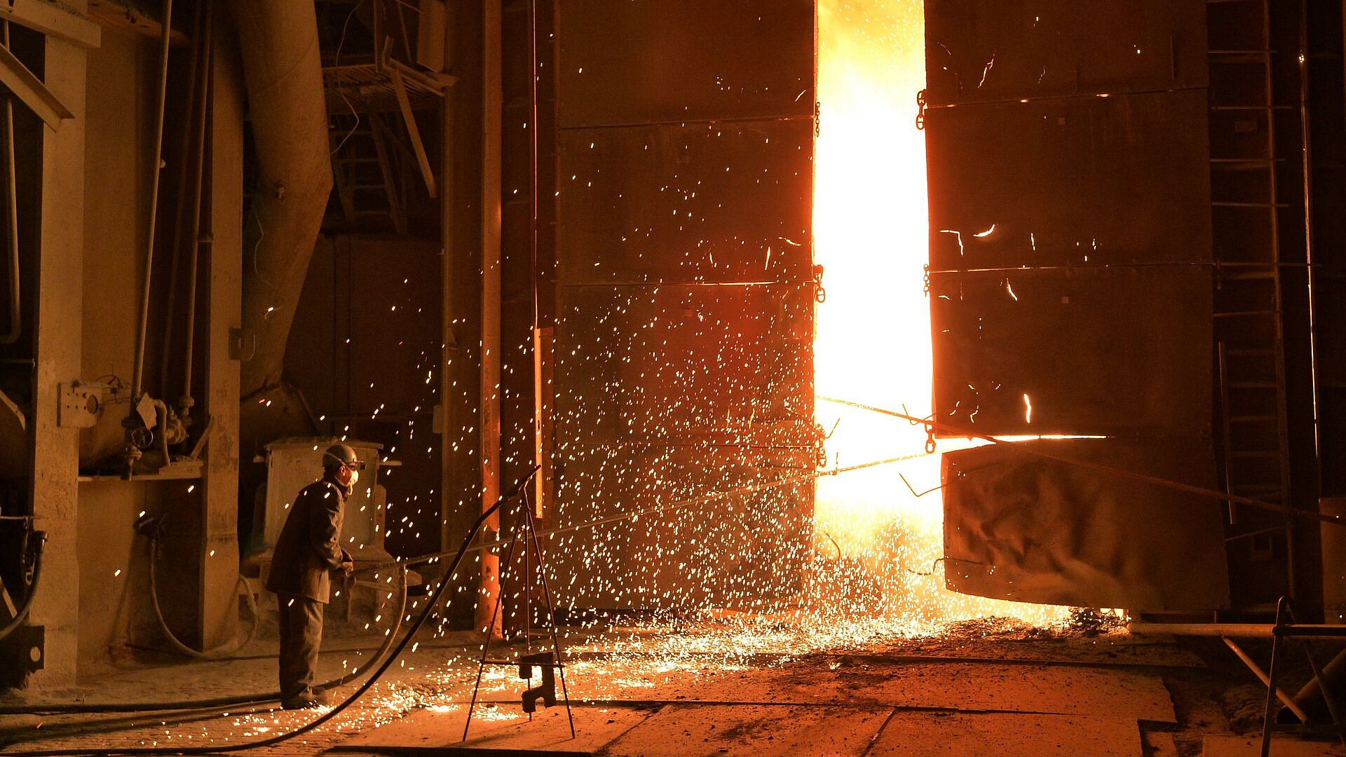 Правкомиссия обсудила меры поддержки металлургической отрасли