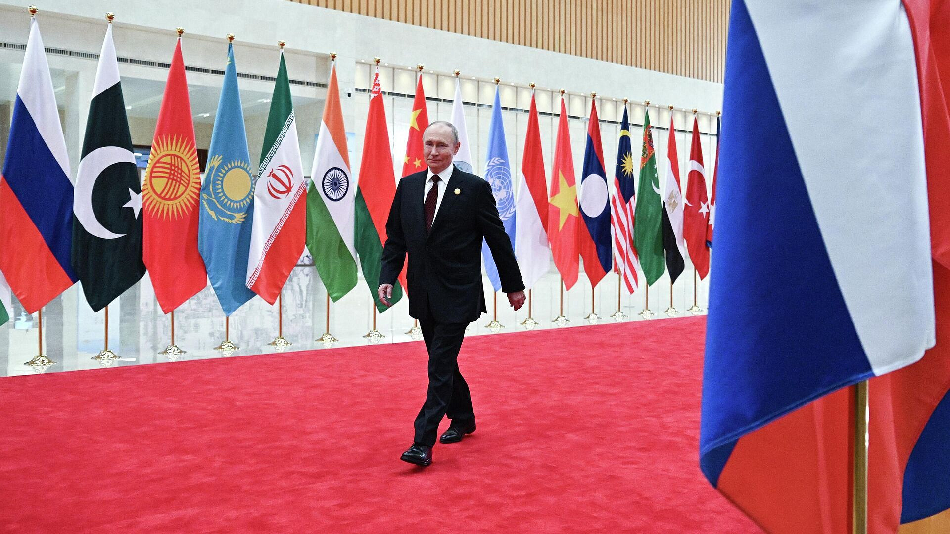 Путин в Пекине начал переговоры с лидерами Китая и Монголии