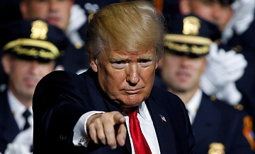 Трамп пытается запугать венесуэльских военных