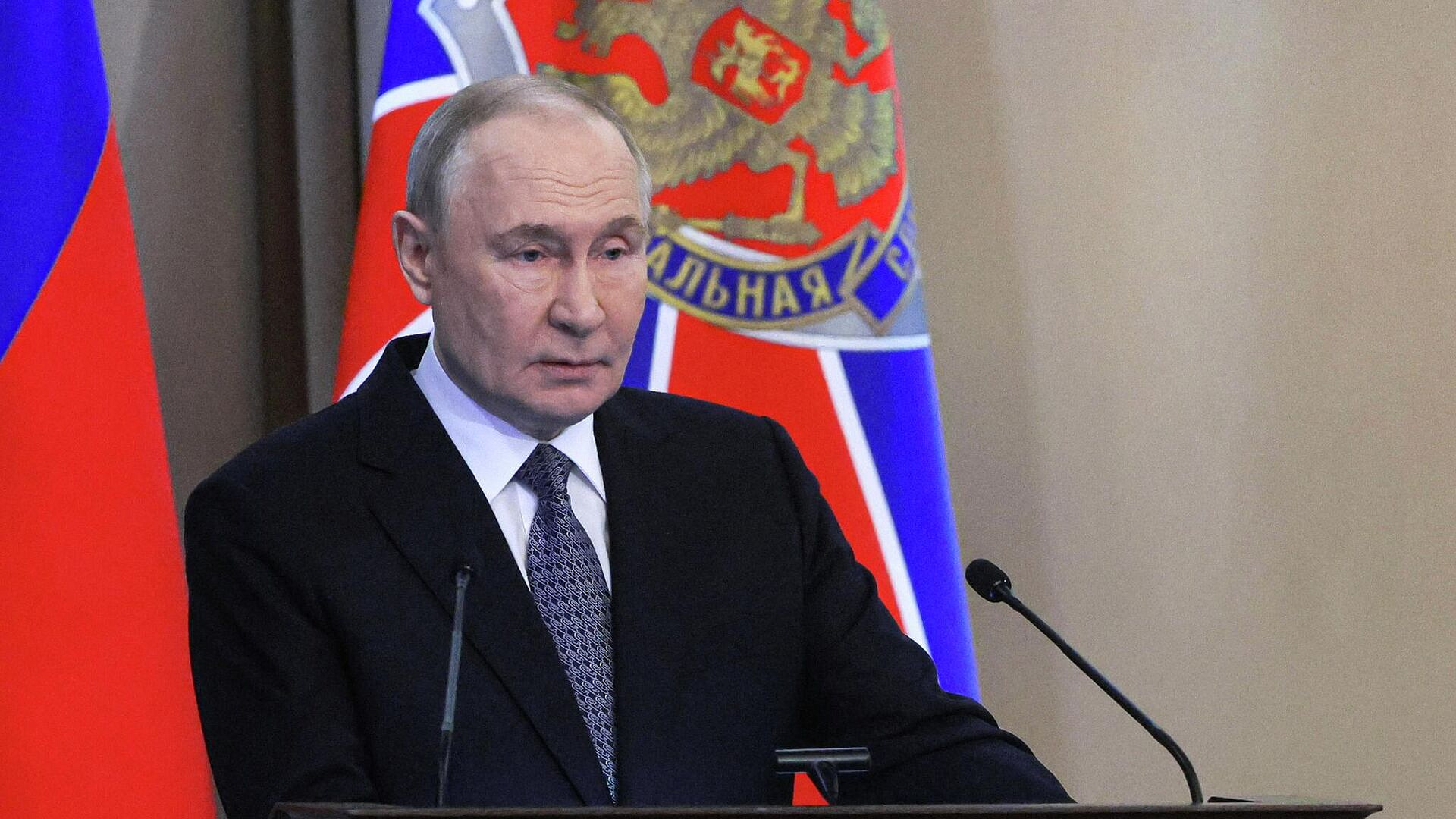 Путин поручил ФСБ наращивать эффективность контртеррористической работы