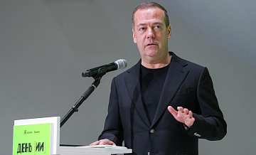 Россия готова к мирным переговорам на условиях Москвы, заявил Медведев