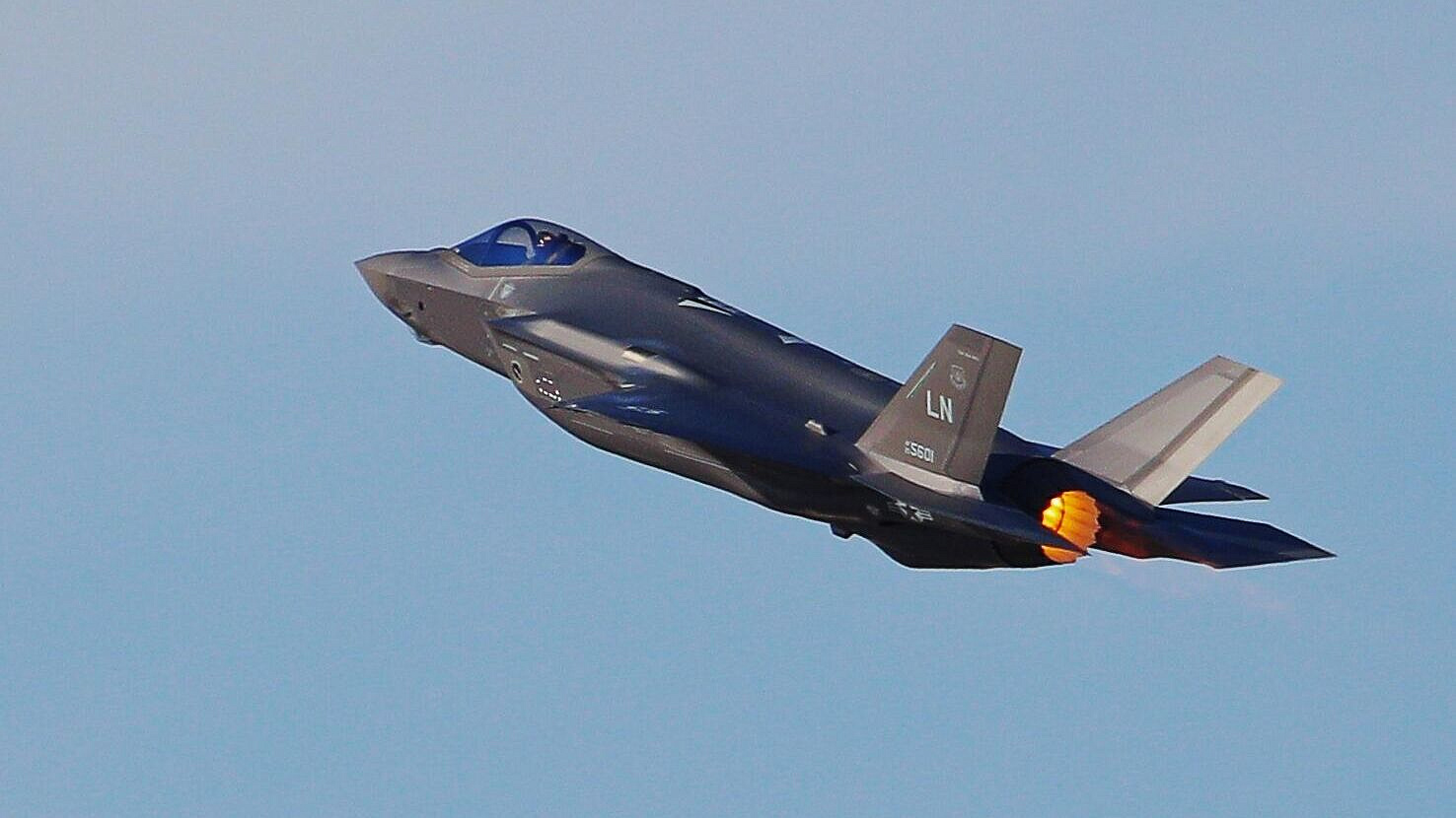       F-35   