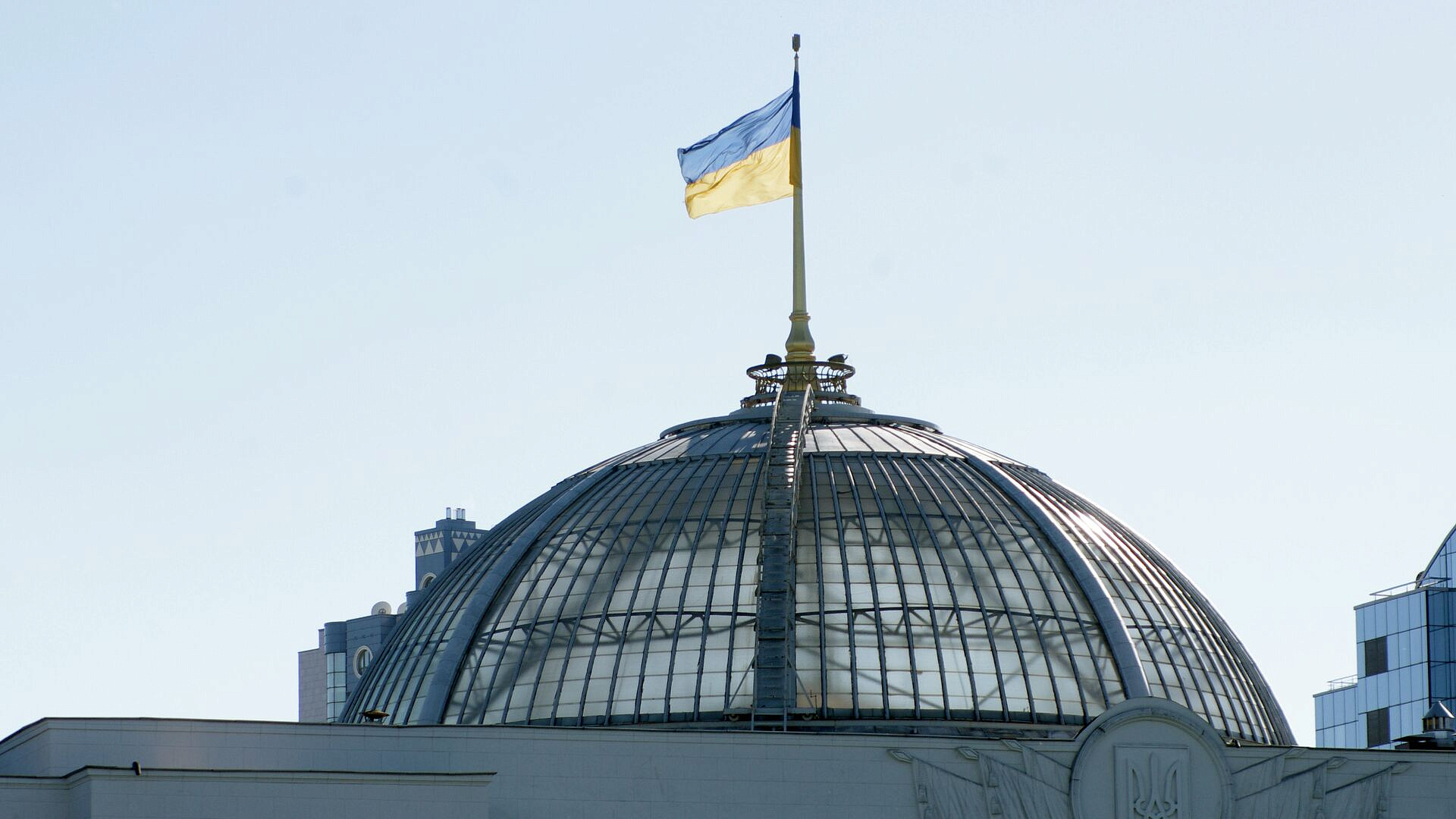 Зеленский приказал не забирать тела украинских военных, заявили в Раде Зеленский приказал не забирать тела украинских военных, заявили в Раде