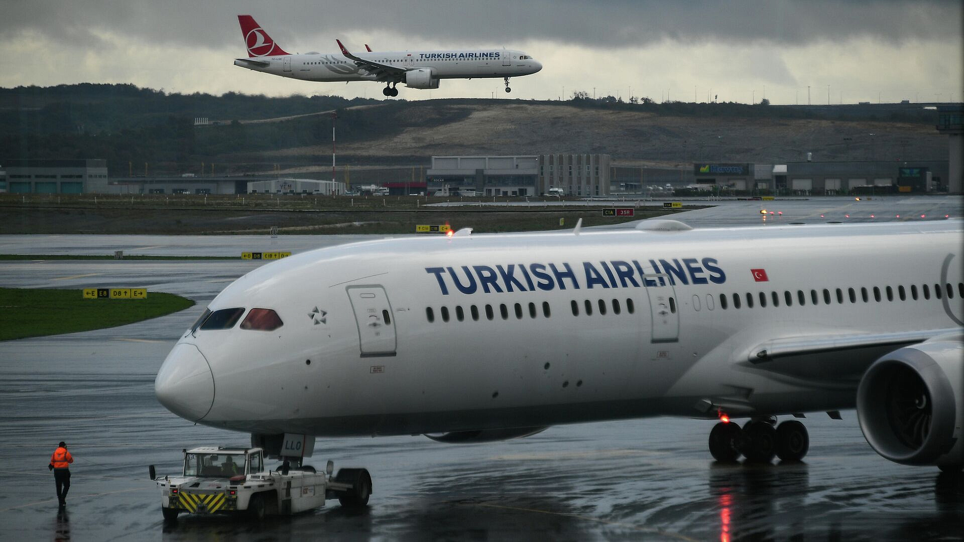 Посольство направило ноту в МИД Турции ситуации с Turkish Airlines