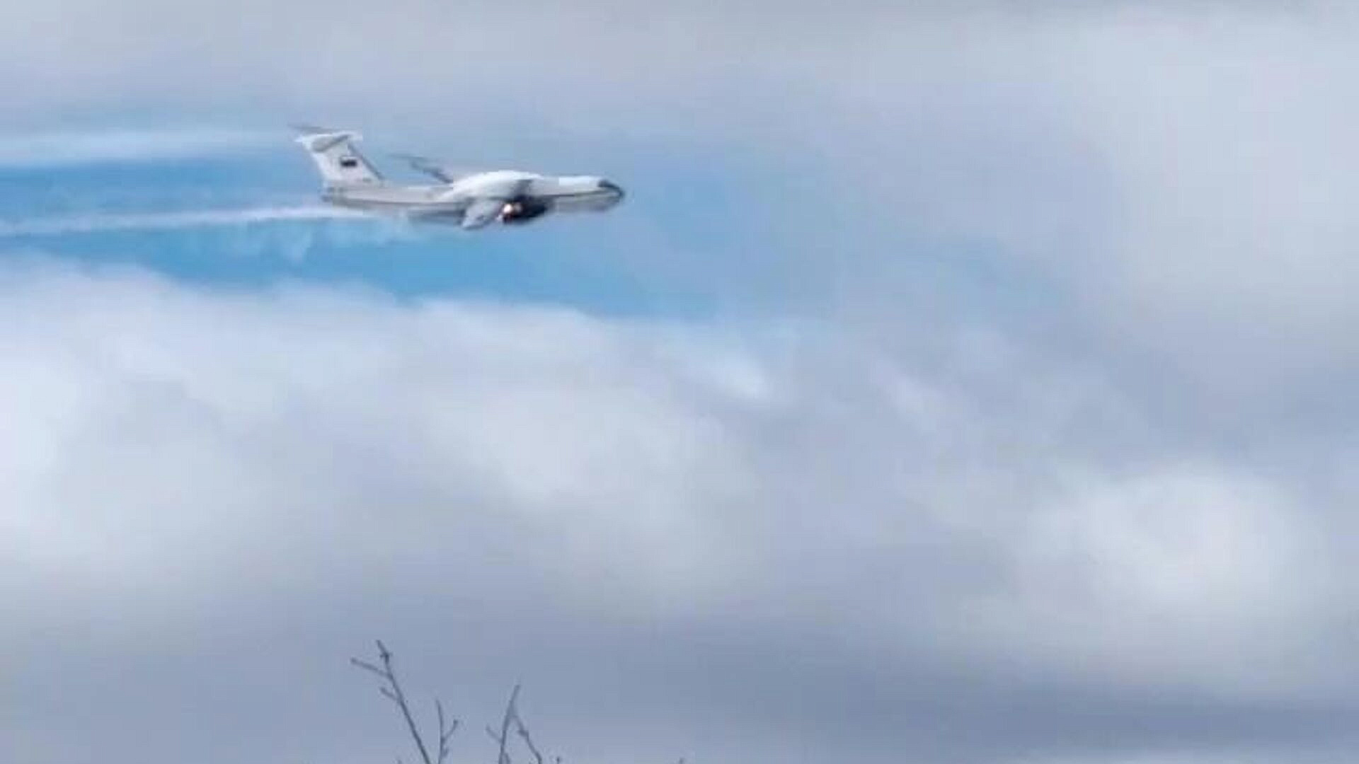 "Сильный взрыв". Очевидцы раскрыли детали о крушении Ил-76 под Иваново