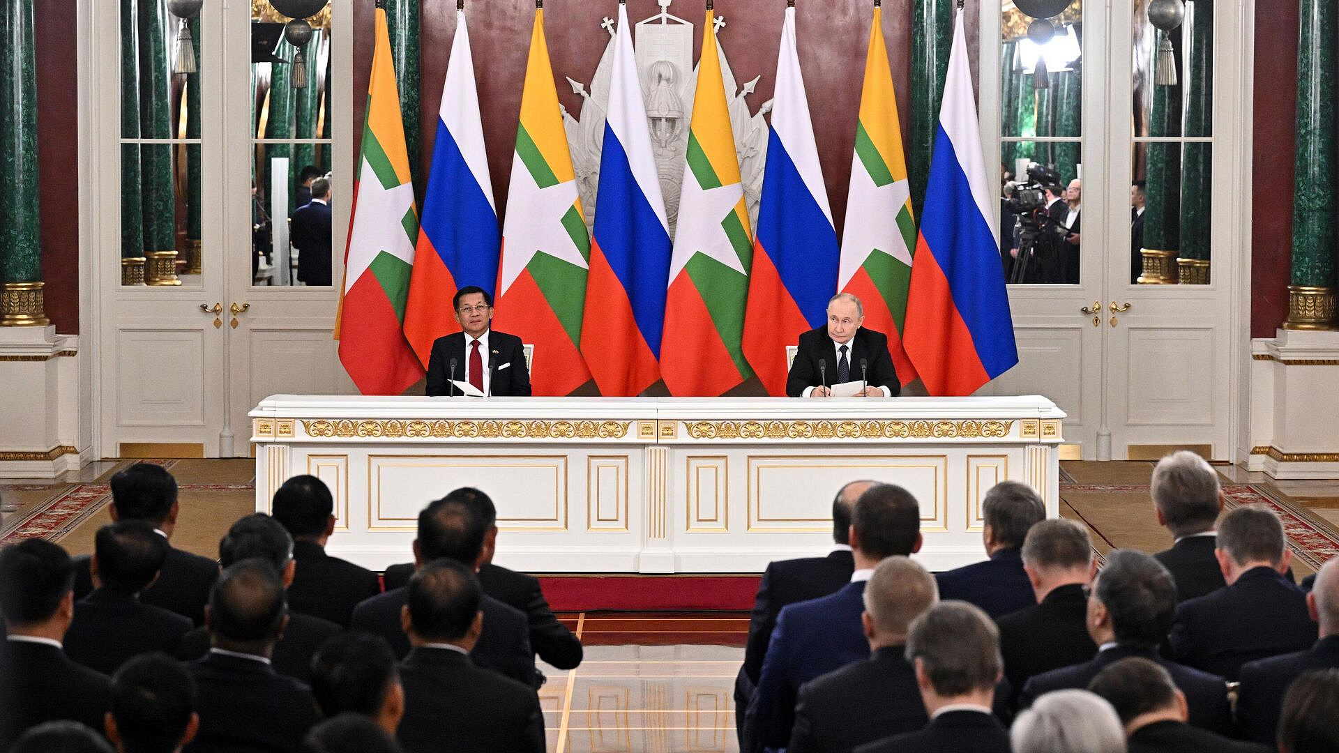 Россия и Мьянма по международным вопросам очень близки, заявил Путин