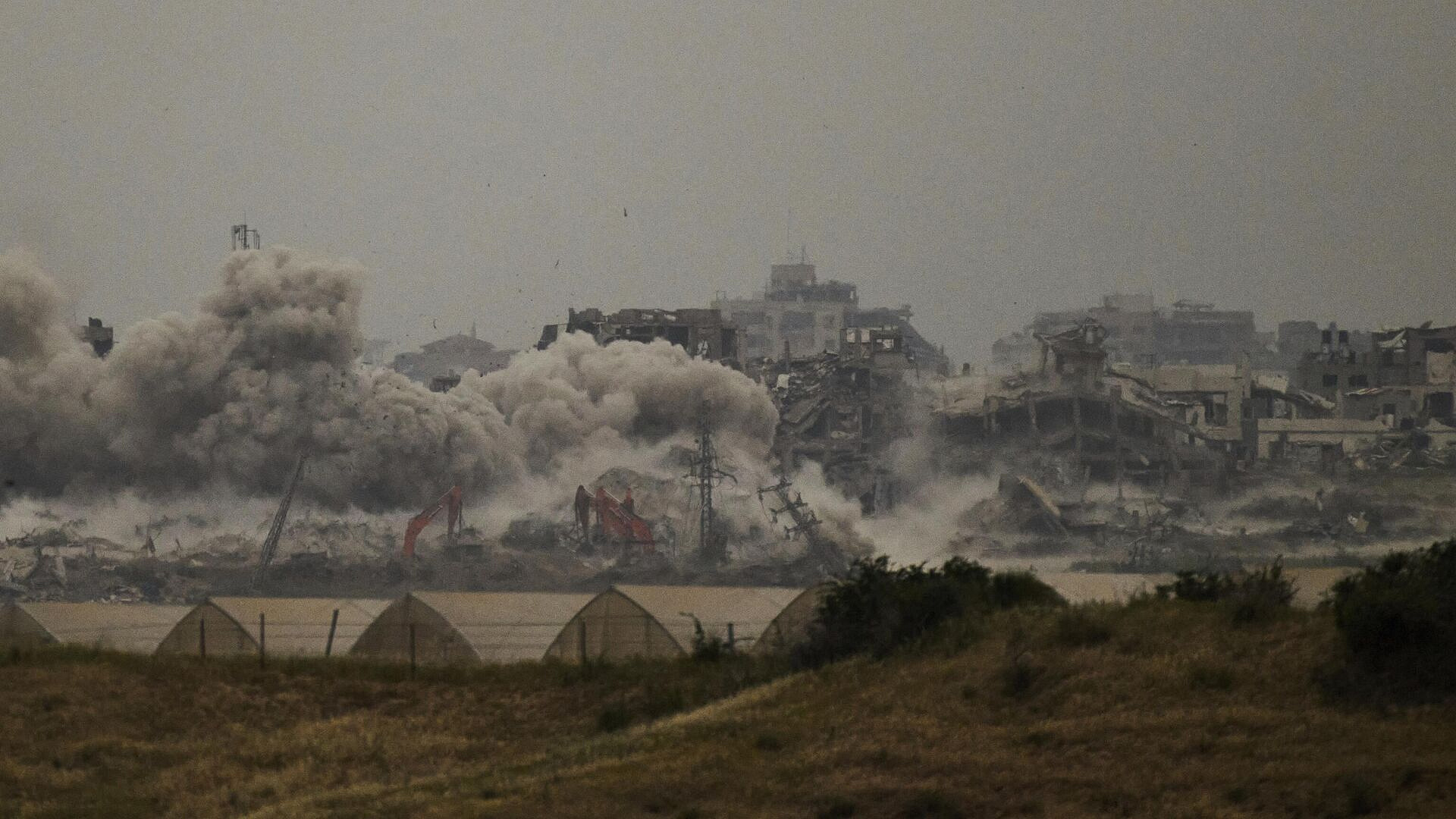 Израиль может расширить военную операцию в секторе Газа, пишет Bloomberg