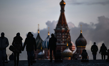 Москвичам посоветовали переходить на весенний гардероб