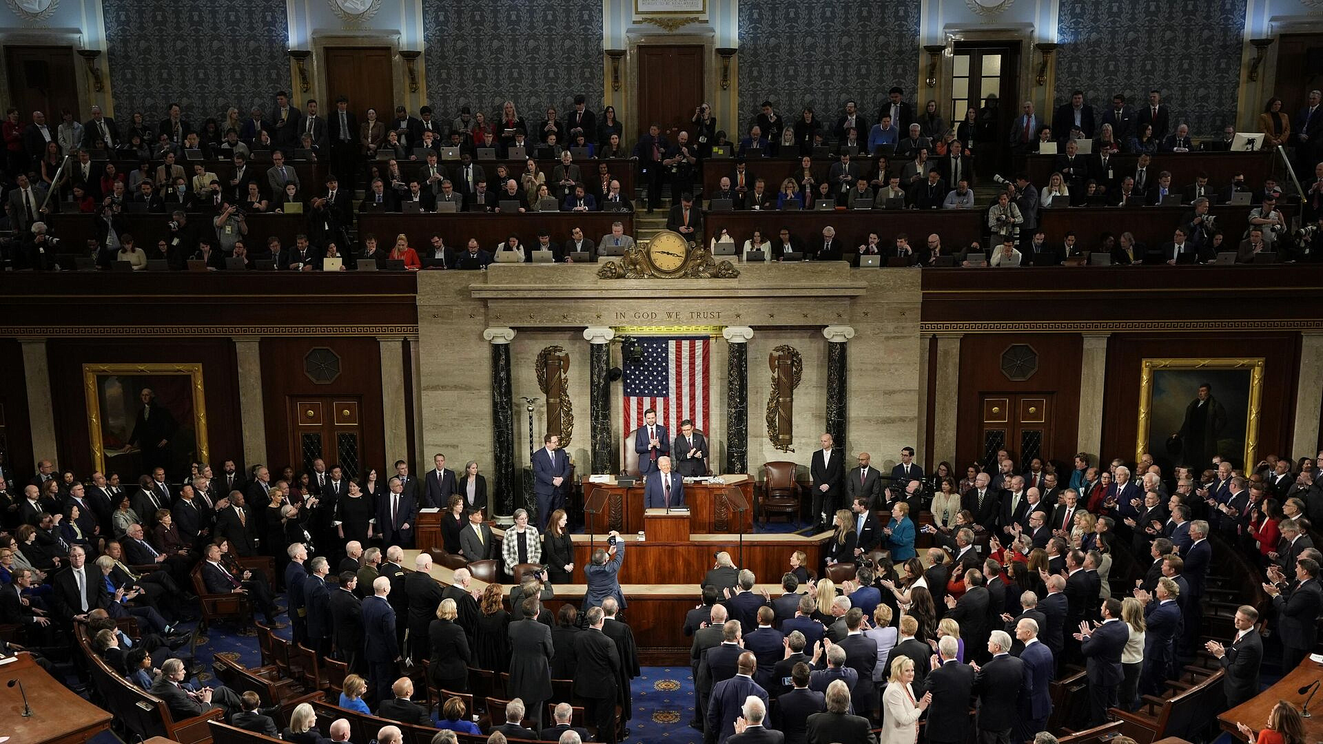 В США рассказали о расколе в партии демократов