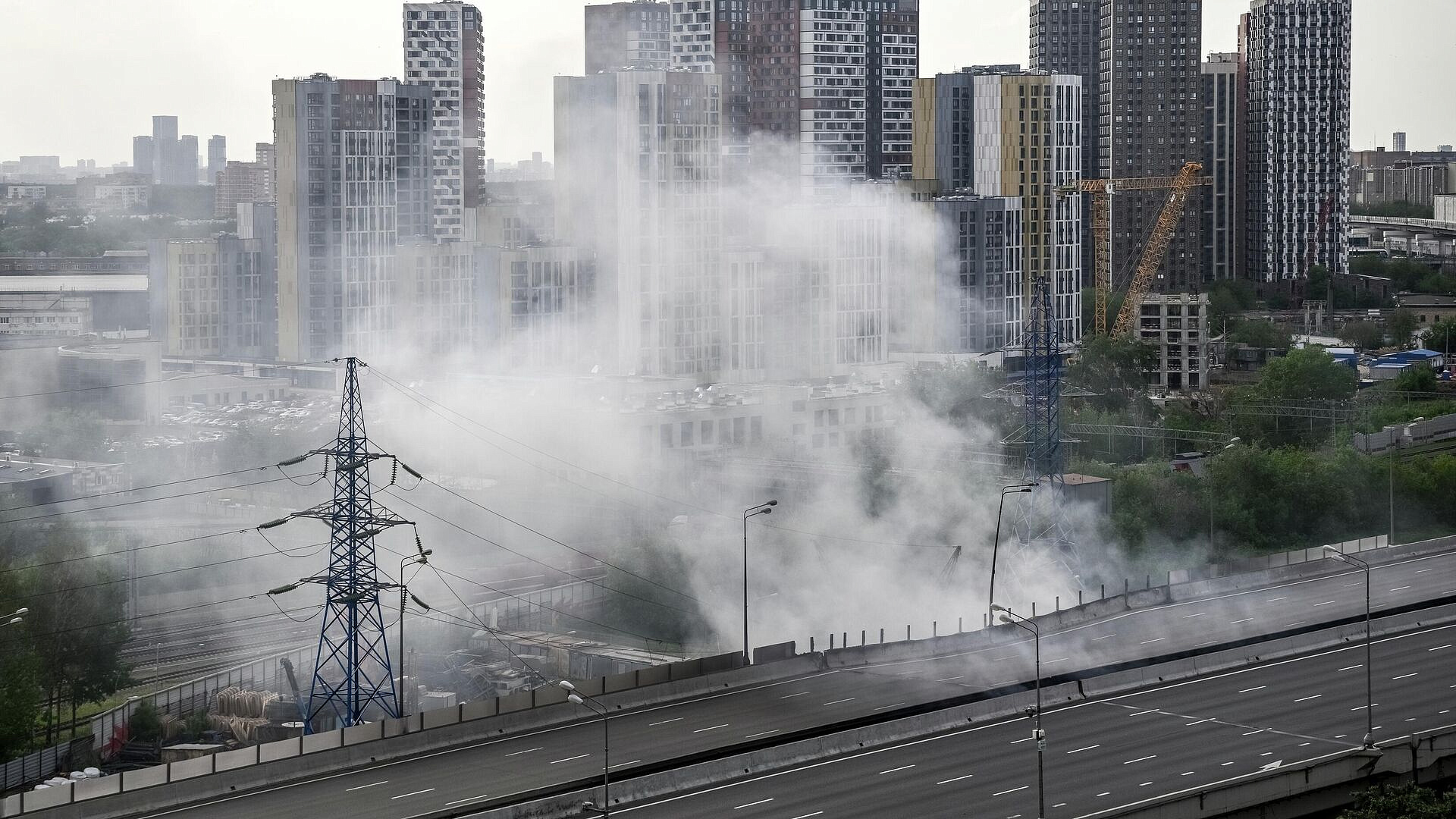 Пожар на стройплощадке в Москве потушили