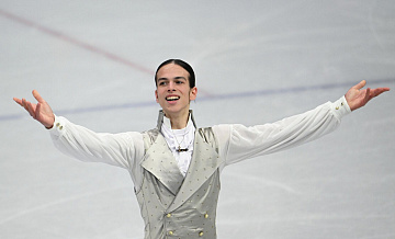 Болельщики бросили Гуменнику на лед шляпу-цилиндр и игрушечных гусей