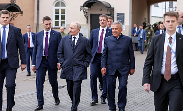 Путин назвал Казань современным мегаполисом