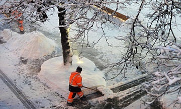 Сугробы в Москве выросли до 65 сантиметров